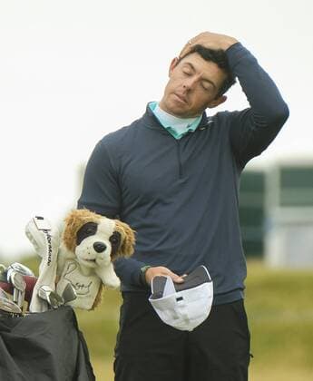 Bilder des Tages - SPORT July 7th 2017, Portstewart Golf Club, Portstewart, Northern Ireland; Dubai Duty Free Irish Open Golf Championship, Day 2; A despondent Rory McIlroy (NIR) at the end of his second round after failing to make the cut xNigelxCookex  ActionPlus11898571