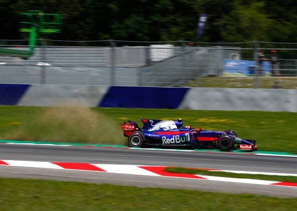 Motorsports: FIA Formula One World Championship WM Weltmeisterschaft 2017, Grand Prix of Austria, 55 Carlos Sainz Junior (ESP, Scuderia Toro Rosso), Spielberg Austria xHOCHxZWEIx