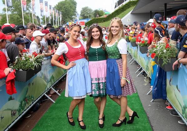 FORMULA 1 - GP of Austria 2017 SPIELBERG,AUSTRIA,08.JUL.17 - MOTORSPORTS, FORMULA 1 - Grand Prix of Austria, Red Bull Ring, Styrian Green Carpet. Image shows Formula Unas. GEPAxpictures xChristianxWalgram