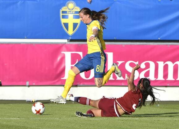====== Betalbild======= Falkenberg Sweden 2017-07-08 Women s soccer exhibition game Sweden vs Mexico Lotta Schelin (SWE) PHOTO BOBBO LAUHAGE KOD 0300003 COPYRIGHT KAMERAPRESS.SE Avräknas till Roger Lundsten Kamerapress.se Styrfarten 23 41765 Göteborg KP0300003 