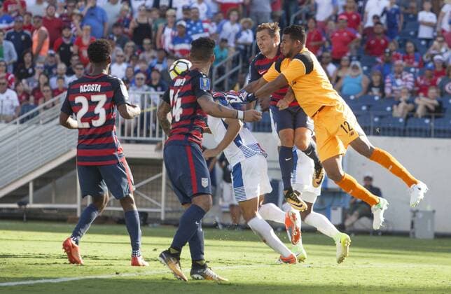 Panama s goalkeeper Jose Calderon (R) in action with Kellyn Acosta (L) and Dow Dwyer (2-L) in their opening game of the Group Stage of the CONCACAF Gold Cup 2017 at Nissan Stadium in Nashville, Tenn. on 8 July, 2017. The teams were tied 0-0 at halftime. The Gold Cup is the first of two qualifying tournaments for the FIFA Confederations Cup 2019. Panama vs. USA !ACHTUNG: NUR REDAKTIONELLE NUTZUNG!  Copyright: xRickxMusacchiox RPM01 20170709-636351618083744798