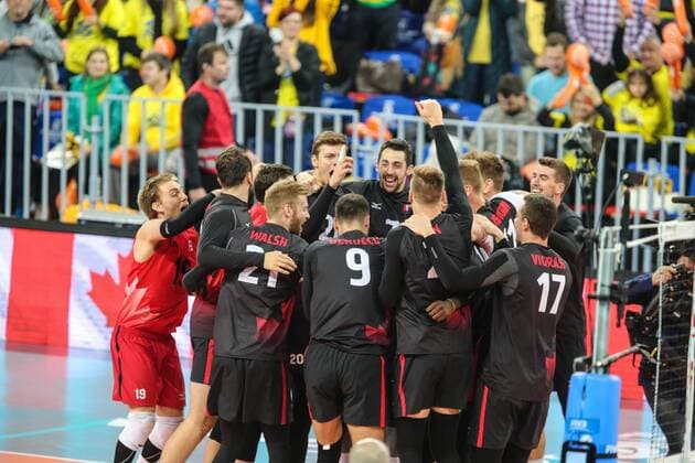 Joie Players of the Canada team celebrates VOLLEY BALL : Etats Unis vs Canada - Petite Finale - FIVB Ligue Mondiale - Curitiba - 08 07 2017 GeraldoBubniak Panoramic 