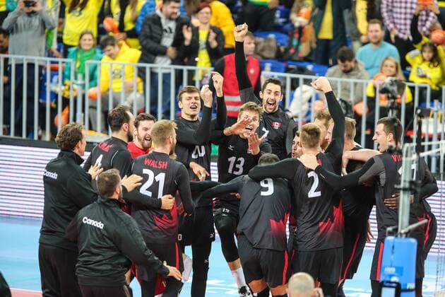 Joie Players of the Canada team celebrates VOLLEY BALL : Etats Unis vs Canada - Petite Finale - FIVB Ligue Mondiale - Curitiba - 08 07 2017 GeraldoBubniak Panoramic 