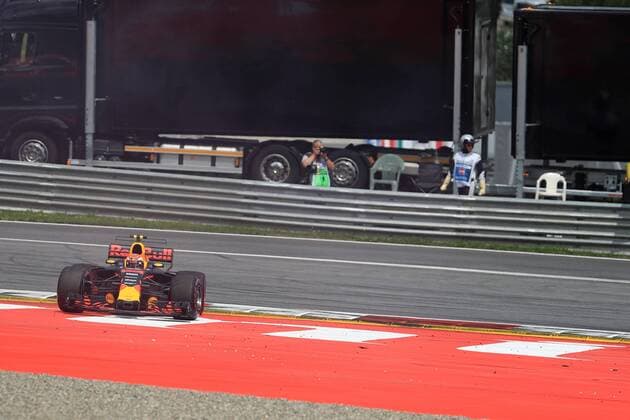 July 9th 2017, Red Bull Ring, Spielberg, Austria; Formula One Grand Prix. Race Start. Max Verstappen - Red Bull Racing RB13 off the course sideways early xOctanex  ActionPlus11899468