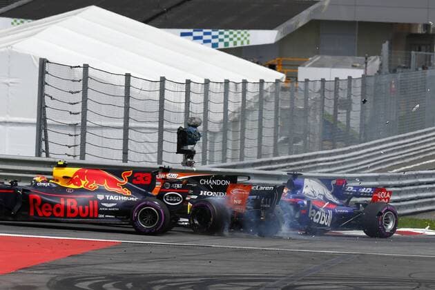 Motorsports: FIA Formula One World Championship WM Weltmeisterschaft 2017, Grand Prix of Austria, 33 Max Verstappen (NLD, Red Bull Racing), 14 Fernando Alonso (ESP, McLaren Honda), 26 Daniil Kvyat (RUS, Scuderia Toro Rosso), Spielberg Austria xHOCHxZWEIx