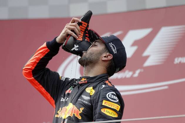 Themen der Woche Bilder des Tages - SPORT Motorsports: FIA Formula One World Championship WM Weltmeisterschaft 2017, Grand Prix of Austria, 3 Daniel Ricciardo (AUS, Red Bull Racing), Spielberg Austria xHOCHxZWEIx