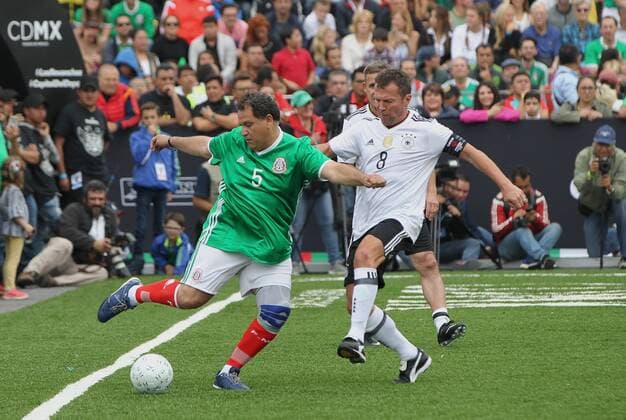 Mexico s Javier Cruz (L) vies for the ball with Germany s Lothar Matthaus during a friendly match to commemorate the 31st anniversary of their 1986 Wolrd Cup match at the Main Square of Mexico City, Mexico, 09 July 2017. The Revenges is a game that gathers the legends from both national soccer teams who played at the 1986 and 1998 World Cups. REVENGE OF THE MEXICAN AND GERMAN TEAMS OF THE 1986 AND 1998 WORLD CUPS !ACHTUNG: NUR REDAKTIONELLE NUTZUNG!  Copyright: xMarioxGuzmánx CMX002 20170709-636352379122412446