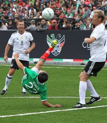 Mexico s Manuel Negrete (C) vies for the ball with Germany s Lothar Matthaus (L) and Guido Buchwald (R) during a friendly match to commemorate the 31st anniversary of their 1986 Wolrd Cup match at the Main Square of Mexico City, Mexico, 09 July 2017. The Revenges is a game that gathers the legends from both national soccer teams who played at the 1986 and 1998 World Cups. REVENGE OF THE MEXICAN AND GERMAN TEAMS OF THE 1986 AND 1998 WORLD CUPS !ACHTUNG: NUR REDAKTIONELLE NUTZUNG!  Copyright: xMarioxGuzmánx CMX020 20170709-636352400029316336