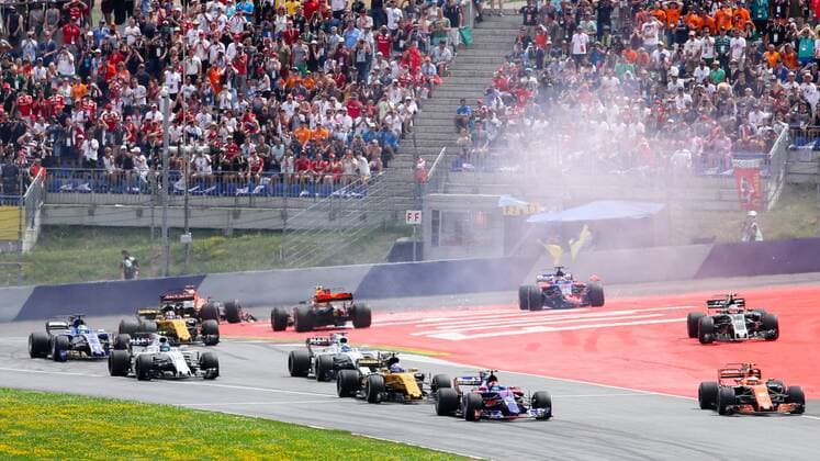 FORMULA 1 - GP of Austria 2017 SPIELBERG,AUSTRIA,09.JUL.17 - MOTORSPORTS, FORMULA 1 - Grand Prix of Austria, Red Bull Ring. Image shows the crash of Daniil Kvyat (RUS Scuderia Toro Rosso), Fernando Alonso (ESP McLaren Honda) and Max Verstappen (NED Red Bull Racing). GEPAxpictures xMaticxKlansek