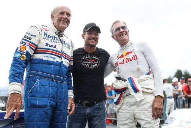 FORMULA 1 - GP of Austria 2017 SPIELBERG,AUSTRIA,09.JUL.17 - MOTORSPORTS, FORMULA 1 - Grand Prix of Austria, Red Bull Ring, legends parade. Image shows Hans Joachim Stuck, Felix Baumgartner and Dieter Quester. GEPAxpictures xDanielxGoetzhaber