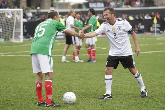 July 9, 2017 - Mexico - EUM20170709DEP23.JPG.CIUDAD DE MEXICO, Soccer Futbol-Veteranos.- Los jugadores Luis Hernandez y Lothar Matthaus, durante el partido denominado Las Revanchas , entre veteranos de las selecciones de Mexico y Alemania, que tuvieron lugar este 9 de julio de 2017 en el Zocalo de la Ciudad de Mexico. Foto: Agencia EL UNIVERSAL Ivan Stephens RCC. Latin News - July 9, 2017  - ZUMAu78_ 20170709_zaf_u78_068 Copyright: xIvanxStephensx