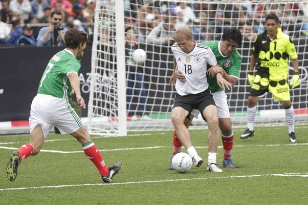 July 9, 2017 - Mexico - EUM20170709DEP24.JPG.CIUDAD DE MEXICO, Soccer Futbol-Veteranos.- Los jugadores Jurgen Klinsmann y Claudio Suarez, en el encuentro denominado Las Revanchas , entre veteranos de las selecciones de Mexico y Alemania, que tuvieron lugar este 9 de julio de 2017 en el Zocalo de la Ciudad de Mexico. Foto: Agencia EL UNIVERSAL Ivan Stephens RCC. Latin News - July 9, 2017  - ZUMAu78_ 20170709_zaf_u78_069 Copyright: xIvanxStephensx