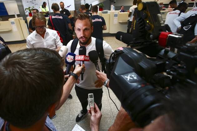 SOCCER - CL, qualification, Hibernians vs RBS SALZBURG,AUSTRIA,10.JUL.17 - SOCCER - UEFA Champions League, qualification, FC Hibernians vs Red Bull Salzburg, departure from Salzburg airport. Image shows Andreas Ulmer (RBS). GEPAxpictures xFelixxRoittner