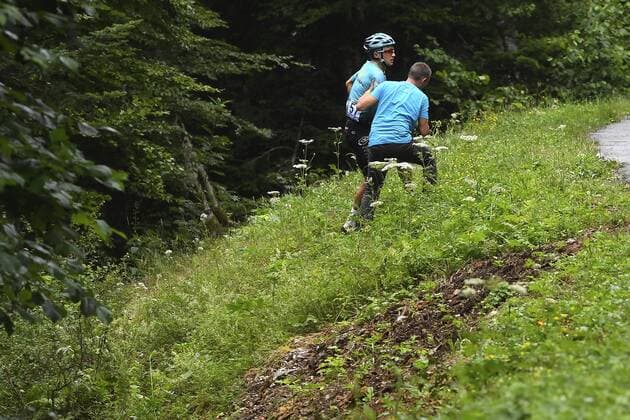 CHAMBERY, FRANCE - JULY 9 : crash LUTSENKO Alexey of Astana Pro Team during stage 9 of the 104th edition of the 2017 Tour de France cycling race, a stage of 181,5 kms between Nantua and Chambery on July 09, 2017 in Chambery, France, 9 07 2017 CYCLISME : Tour de France 2017 - Etape 9 - Nantua a Chambery - 09 07 2017 Photonews Panoramic 