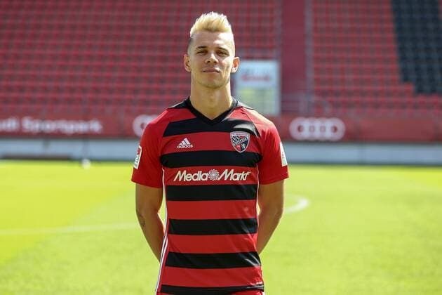 2. Bundesliga - Fußball - Fototermin - FC Ingolstadt 04 - Portraits - Shooting - Saison 2017 2018 - Alfredo Morales (6, FCI) 2. BL - FC Ingolstadt 04 Saison 2017 2018 Portraits - Shooting Fototermin