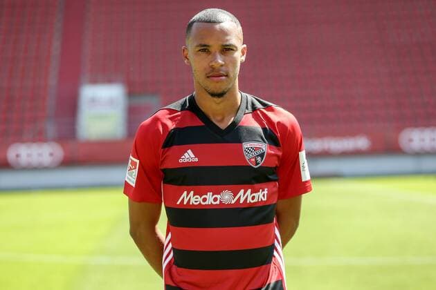 2. Bundesliga - Fußball - Fototermin - FC Ingolstadt 04 - Portraits - Shooting - Saison 2017 2018 - Marcel Tisserand (32, FCI) 2. BL - FC Ingolstadt 04 Saison 2017 2018 Portraits - Shooting Fototermin