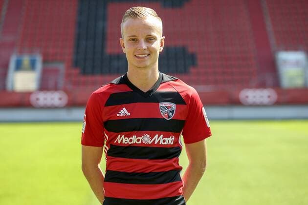 2. Bundesliga - Fußball - Fototermin - FC Ingolstadt 04 - Portraits - Shooting - Saison 2017 2018 - Florent Hadergjonaj (33, FCI) 2. BL - FC Ingolstadt 04 Saison 2017 2018 Portraits - Shooting Fototermin