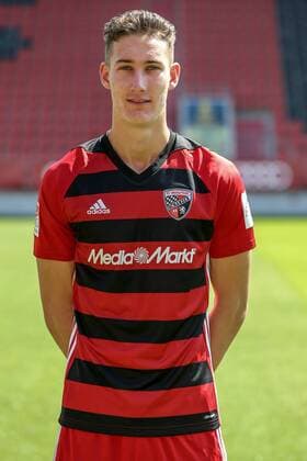 2. Bundesliga - Fußball - Fototermin - FC Ingolstadt 04 - Portraits - Shooting - Saison 2017 2018 - Phil Neumann (26, FCI) 2. BL - FC Ingolstadt 04 Saison 2017 2018 Portraits - Shooting Fototermin