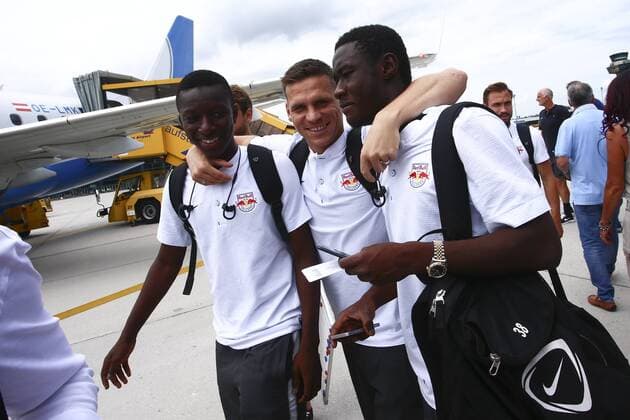 SOCCER - CL, qualification, Hibernians vs RBS SALZBURG,AUSTRIA,10.JUL.17 - SOCCER - UEFA Champions League, qualification, FC Hibernians vs Red Bull Salzburg, departure from Salzburg airport. Image shows Amadou Haidara, Christoph Leitgeb and Diadie Samassekou (RBS). GEPAxpictures xFelixxRoittner