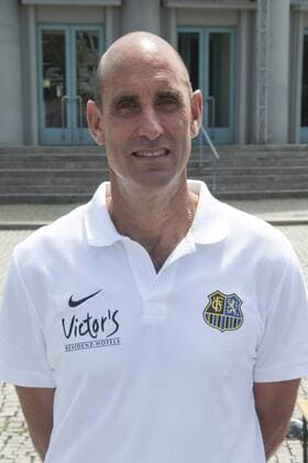 Das Team des ersten FC Saarbrücken am Samstag (08.07.2017) in Saarbrücken. Im Bild: Heinz Böhmann (Torwart-Trainer). bub