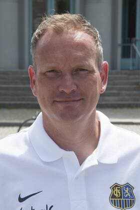 Das Team des ersten FC Saarbrücken am Samstag (08.07.2017) in Saarbrücken. Im Bild: Robert Roelofsen (Co-Trainer). bub