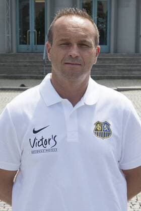 Das Team des ersten FC Saarbrücken am Samstag (08.07.2017) in Saarbrücken. Im Bild: Dirk Lottner (Cheftrainer). bub