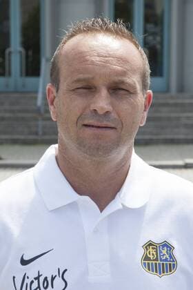 Das Team des ersten FC Saarbrücken am Samstag (08.07.2017) in Saarbrücken. Im Bild: Dirk Lottner (Cheftrainer). bub