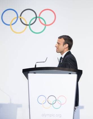 (170711) -- LAUSANNE, July 11,2017 -- French President Emmanuel Macron addresses the media at Olympic Museum in Lausanne, Switzerland, July 10, 2017. Members of IOC will hold a session for presentations by the campaign teams for Los Angeles and Paris on July 11th and 12th. ) (SP)SWITZERLAND-LAUSANNE Olympic Games Olympische Spiele Olympia OS 2024 BID XuxJinquan 