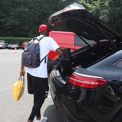 1.FC Köln Anthony Modeste verlässt mit Frau Maeva und Anwälten das Geißbockheim. Er reist nicht mit der Mannschaft ins Trainingslager nach Österreich. 09.07.2017