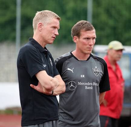 Trainingslager Grassau 2017 Deutschland, Stuttgart, 11.07.2017, Fussball, Bundesliga, Saison 2017 2018, VfB Stuttgart Trainingslager Grassau 2017: v.l. Jan Schindelmeiser (Vorstand , Hannes Wolf (Trainer).