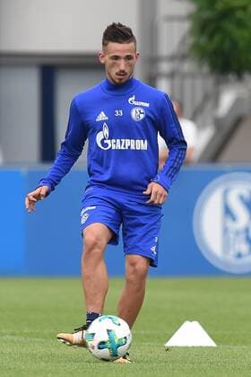 Fußball 1. Bundesliga Training FC Schalke 04 am 11.07.2017 auf dem Trainingsgelände an der Veltins Arena in Gelsenkirchen Donis Avdijaj ( Schalke ) xRx