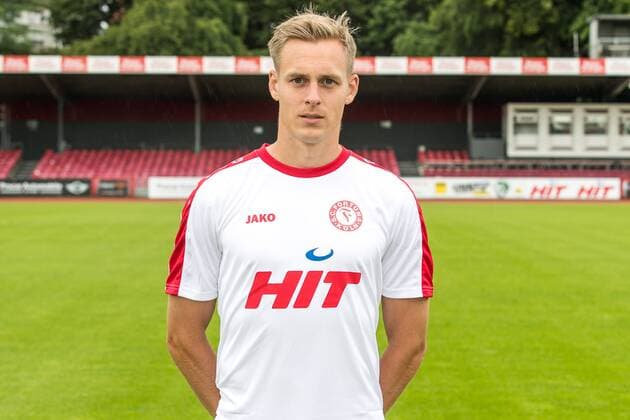 Fußball, GER, 3.Liga, Porträttermin 2017 2018, S. C. Fortuna Köln, Lars Bender ( Koeln ) Portraittermin Fortuna Köln