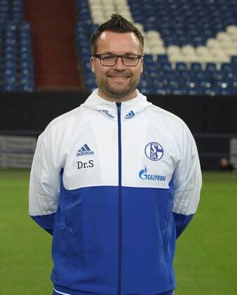 Fußball, GER, 1.BL, Porträttermin 2017 2018, FC Schalke 04, Dr. Noel Stais (FC Schalke 04)