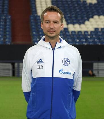 Fußball, GER, 1.BL, Porträttermin 2017 2018, FC Schalke 04, Physiotherapeut Holger Remmers (FC Schalke 04}