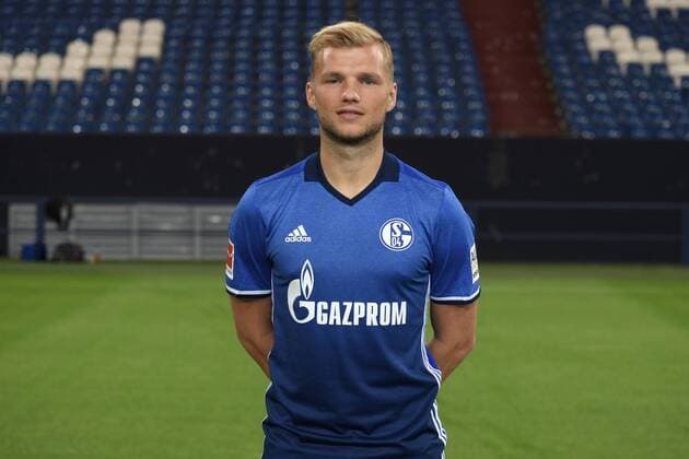 Fußball, GER, 1.BL, Porträttermin 2017 2018, FC Schalke 04, Johannes Geis (Schalke 04)
