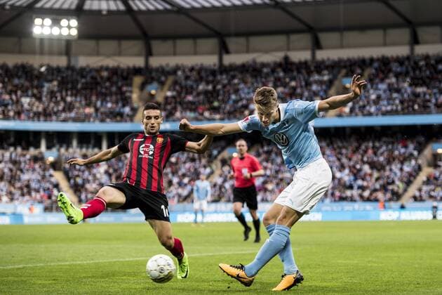 Fußball, CL Quali, Malmö FF - Vardar Skopje 170712 Malmö FFs Mattias Svanberg och Vardars Evgenij Novak under fotbollsmatchen i kvalet till Champions League mellan Malmö FF och Vardar den 12 juli 2017 i Malmö.  Copyright: PETTERxARVIDSON BB170712PA152