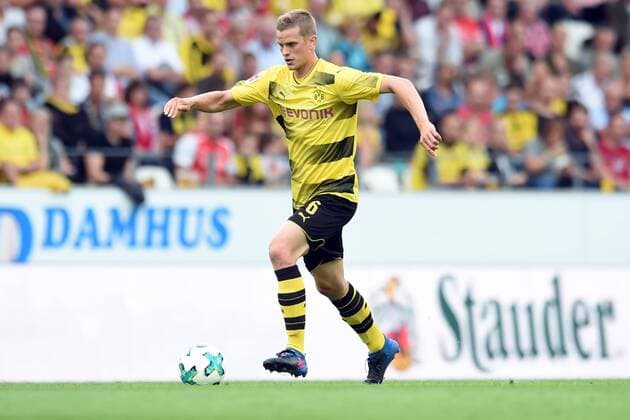 Fußball Testspiel RW Essen - Borussia Dortmund am 11.07.2017 im Stadion Essen in Essen. Sven Bender (Dortmund) am Ball. MT