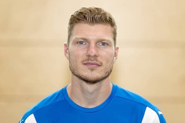 Fußball, GER, 2.BL, Porträttermin 2017 2018, Holstein Kiel, Alexander Muehling (Nr. 8, Holstein Kiel). Holstein Kiel, Fussball, 2. Liga, 12.07.17 Kiel Schleswig-Holstein Germany Trainingszentrum Projensdorf Copyright: xAgentur54GradFelixxKoenigx