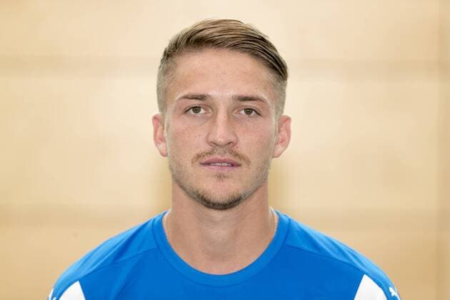 Fußball, GER, 2.BL, Porträttermin 2017 2018, Holstein Kiel, Manuel Janzer (Nr. 11, Holstein Kiel). Holstein Kiel, Fussball, 2. Liga, 12.07.17 Kiel Schleswig-Holstein Germany Trainingszentrum Projensdorf Copyright: xAgentur54GradFelixxKoenigx
