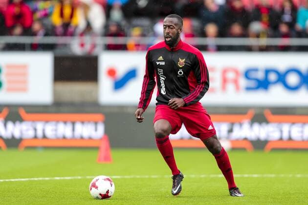 170713 Östersunds Ronald Mukiibi före fotbollsmatchen i kvalet till Europa League mellan Östersund och Galatasaray den 13 juli 2017 i Östersund.  Copyright: TOBIASxNYKÄNEN BB170713TN004