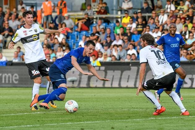 SOCCER - UEFA EL quali, Altach vs Brest ALTACH,AUSTRIA,13.JUL.17 - SOCCER - UEFA Europa League qualification, SCR Altach vs FK Dinamo Brest. Image shows Benedikt Zech (Altach), Kirill Premudrov (Brest), Patrick Salomon (Altach) and Nivaldo Ferreira (Brest). GEPAxpictures xOliverxLerch
