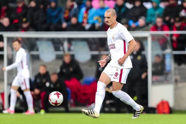 170713 galatasarays Maicon under fotbollsmatchen i kvalet till Europa League mellan Östersund och Galatasaray den 13 juli 2017 i Östersund.  Copyright: TOBIASxNYKÄNEN BB170713TN007