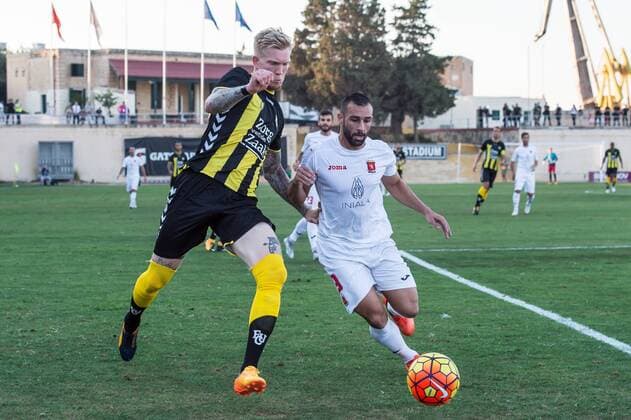 (L-R) Simon Makieniok of FC Utrecht, Joseph Zerafa of Valetta FC during the UEFA Europa League second qualifying round match between Valletta FC and FC Utrecht at Hibernians Stadium, on July 13, 2017 in Paola, Malta Valletta FC v FC Utrecht UEFA Europa League 2017 2018 xVIxVIxImagesx xGerritxvanxKeulenxIVx 8210135