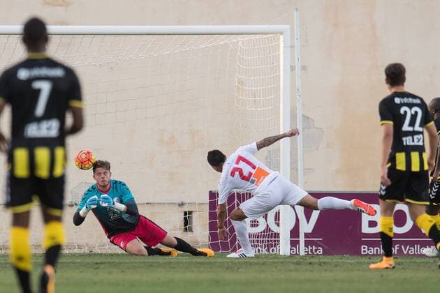 (L-R) goalkeeper David Jensen of FC Utrecht, Maximiliano Velasco of Valetta FC during the UEFA Europa League second qualifying round match between Valletta FC and FC Utrecht at Hibernians Stadium, on July 13, 2017 in Paola, Malta Valletta FC v FC Utrecht UEFA Europa League 2017 2018 xVIxVIxImagesx xGerritxvanxKeulenxIVx 8210136