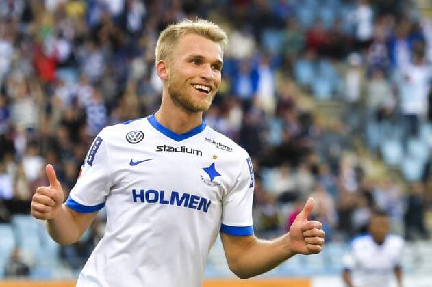 170713 Norrköpings Sebastian Andersson jublar efter 1-0 under fotbollsmatchen i kvalet till Europa League mellan Norrköping och Trakai den 13 juli 2017 i Norrköping.  Copyright: JOHANNAxLUNDBERG BB170713JL010