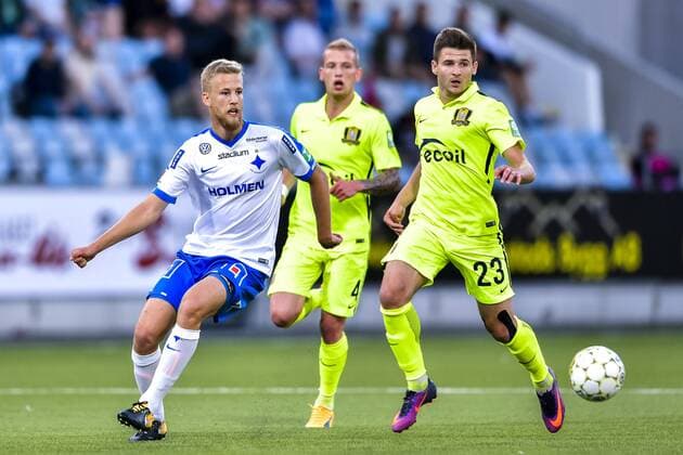 170713 Norrköpings Filip Dagerstal i kamp mot Trakais Mychailo Shyshka och Arunas Klimavicius under fotbollsmatchen i kvalet till Europa League mellan Norrköping och Trakai den 13 juli 2017 i Norrköping.  Copyright: JOHANNAxLUNDBERG BB170713JL012