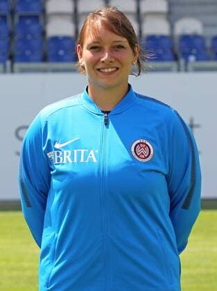 13.07.2017, xsvx, Fussball 3.Liga, SV Wehen Wiesbaden Fototermin, Fußball, GER 3.Liga PortraÌˆttermin 2017 2018, emonline, Physiotherapeutin Michaela Hiemer Wiesbaden
