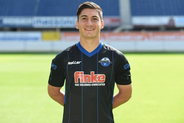 Fußball 3. Liga, Porträttermin 2017 2018 Porträttermin SC Paderborn 07 am 13.07.2017 in der Benteler-Arena in Paderborn Fatih Ufuk (Paderborn) MT