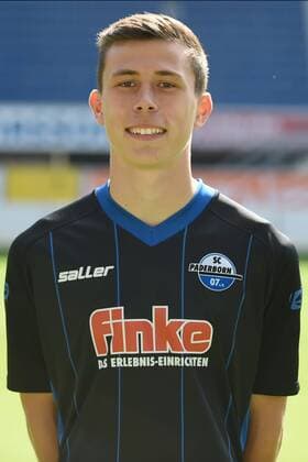 Fußball 3. Liga, Porträttermin 2017 2018 Porträttermin SC Paderborn 07 am 13.07.2017 in der Benteler-Arena in Paderborn Ron Schallenberg (Paderborn) MT