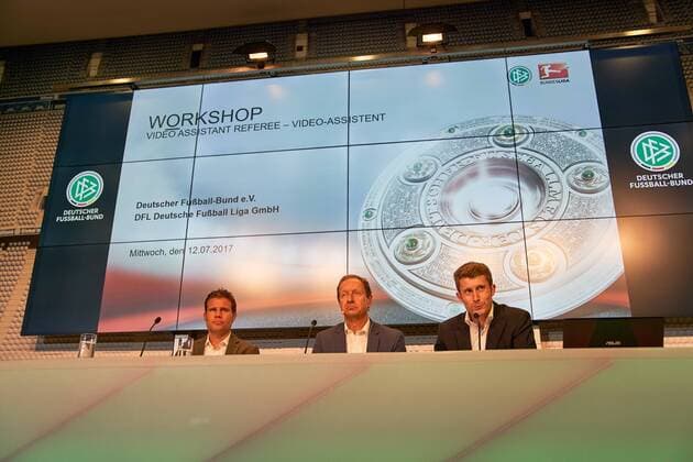 DFB Medien Workshop mit Projektleiter und ehemaliger FIFA-Schiedsrichter Hellmut KRUG und Dr. Felix BRYCH zum Thema Videoschiedsrichter, Videoassistent, Videobeweis Fussball 1. Bundesliga Muenchen am 12.07.2017, xx.Spieltag, Saison 2017 2018, 1.Liga, 1.Bundesliga,FCB